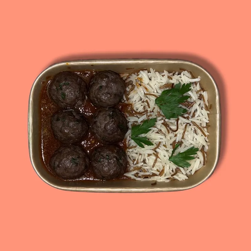 Lebanese-Meatballs-in-tomato-sauce-Daoud-Basha-w-Riz-800x800-1